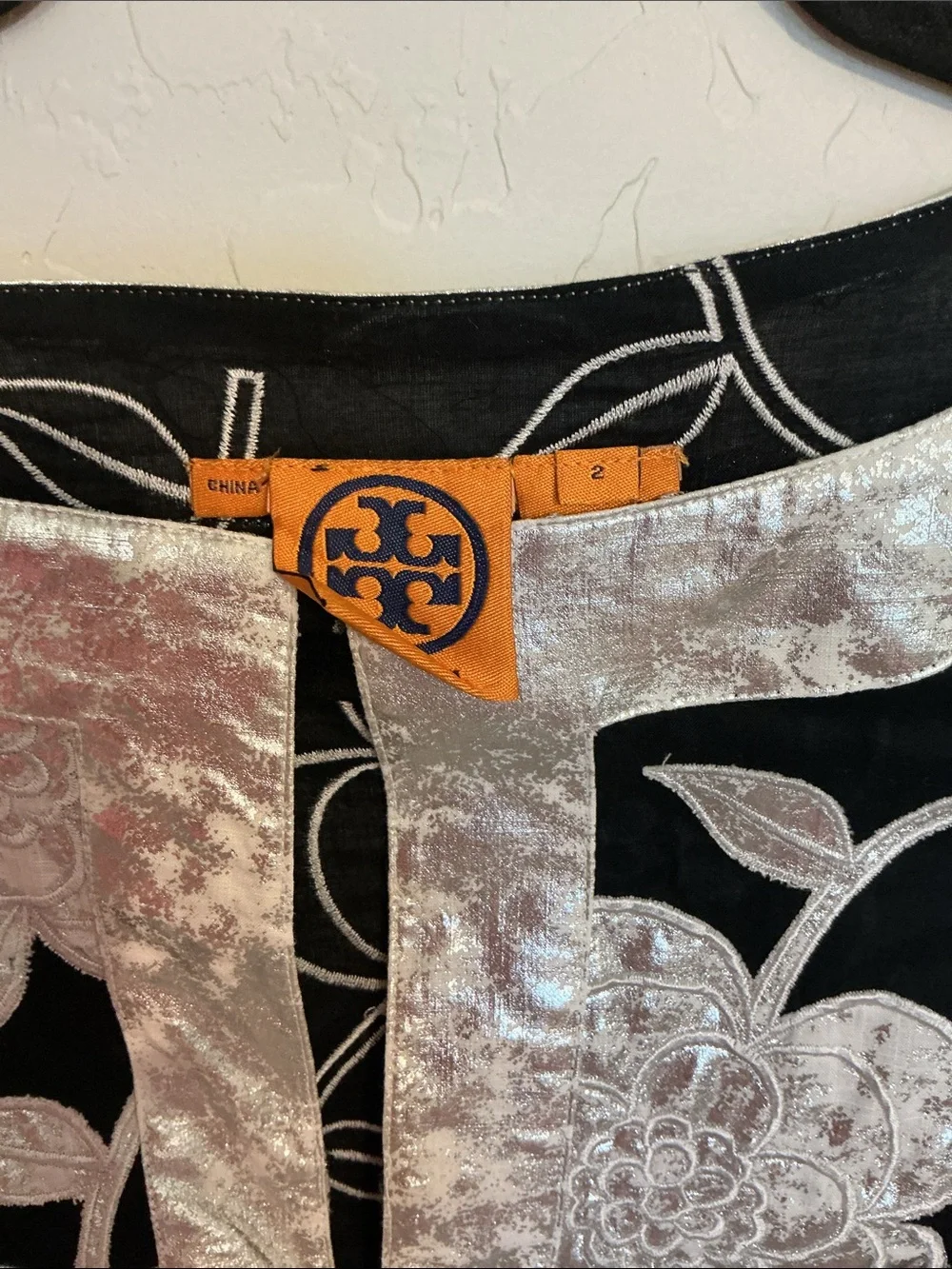 Tory Burch Rochelle Metallic Silver and Black Floral Tunic Blouse size 2